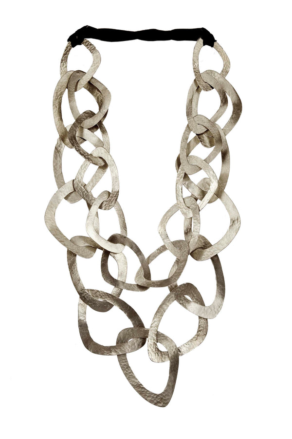 NECKLACE 22 TRIANGLES WHITE BRONZE