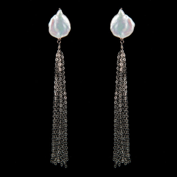 EARRINGS TUFT RUTHENIUM WHITE KEISHI PEARLS