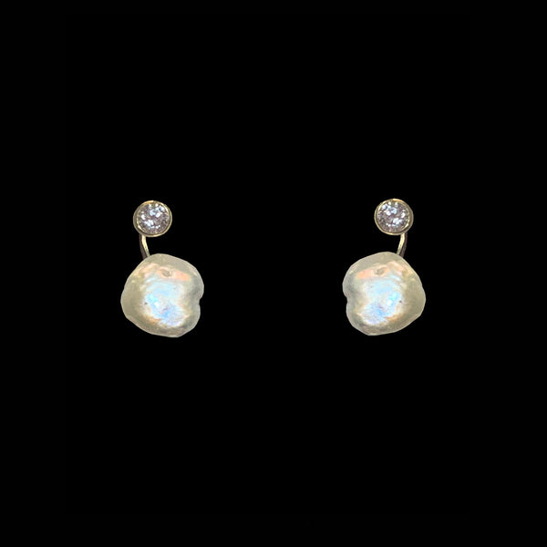EARRINGS FISHING HOOK WHITE BRONZE & KEISHI PEARLS