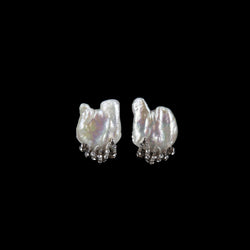 EARRINGS TENTACLES WHITE BRONZE & WHITE KEISHI PEARLS